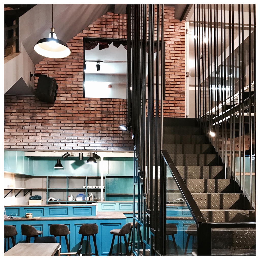 UNIZ Thiết kế kiến trúc nội thất Buôn Ma Thuột. Nội thất cafe, nhà hàng, văn phòng, showroom, khách sạn.