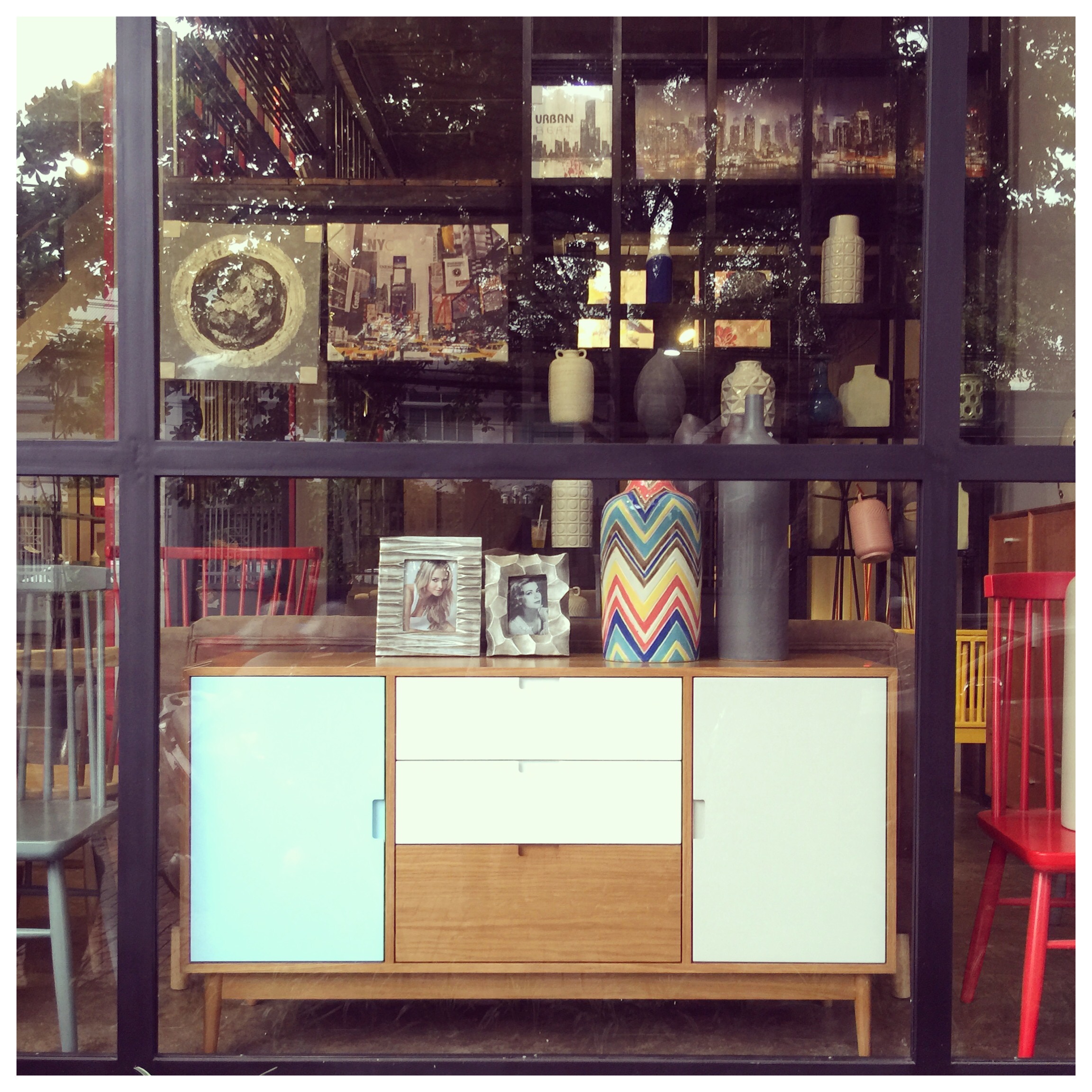 UNIZ Thiết kế kiến trúc nội thất Buôn Ma Thuột. Nội thất cafe, nhà hàng, văn phòng, showroom, khách sạn.